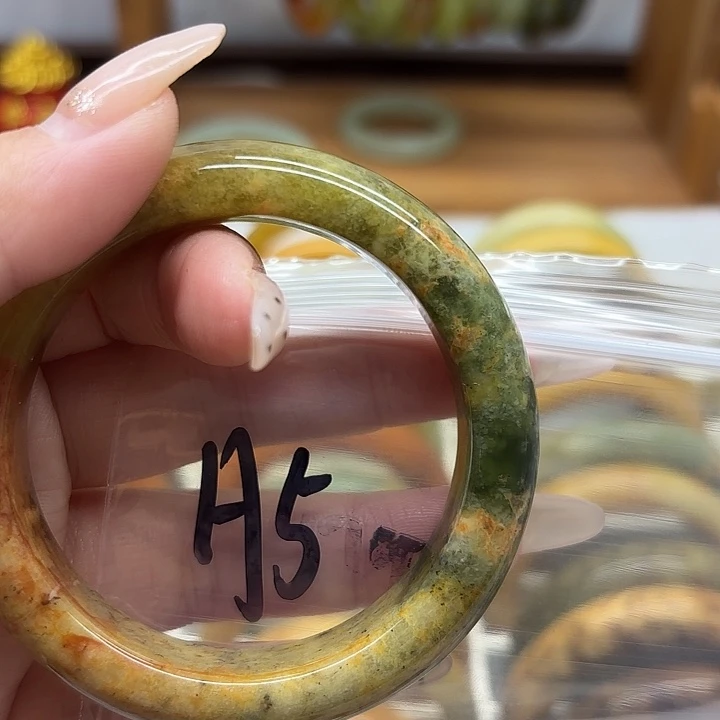 荧***荧蛇纹石玉未镶嵌手镯