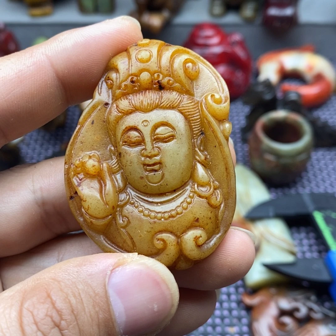 蛇纹石玉未镶嵌颈饰