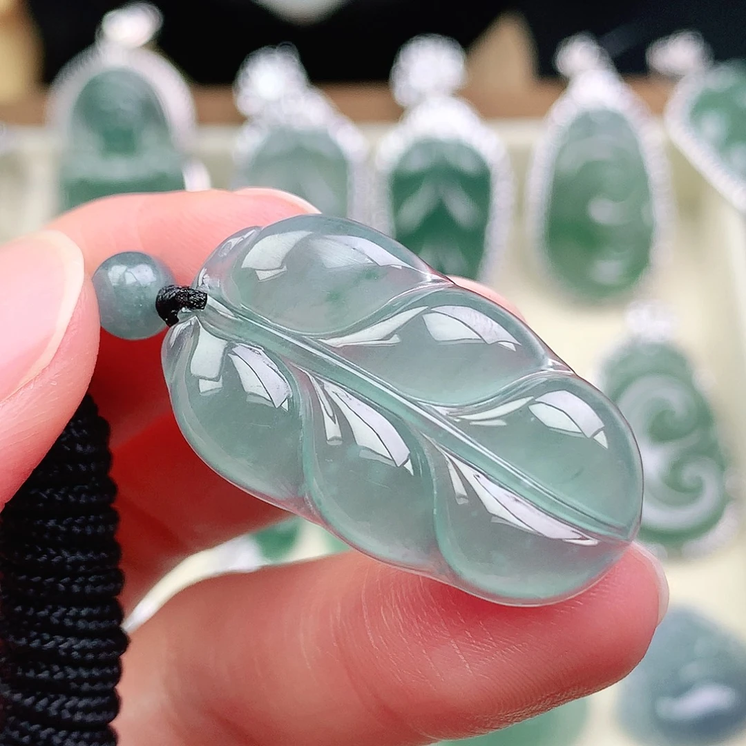 翡翠未镶嵌颈饰吊坠