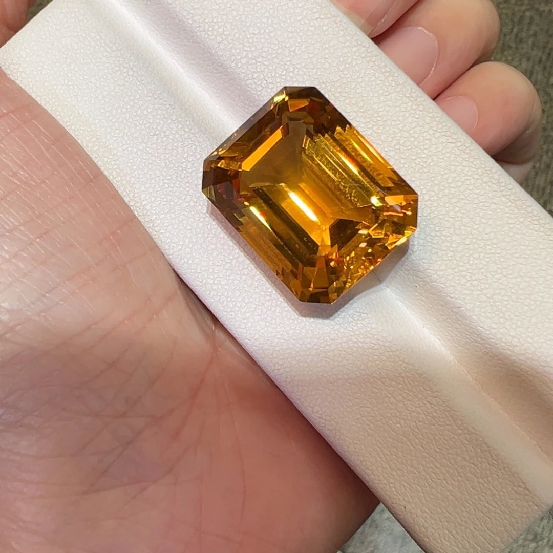 珠宝半成品未镶嵌黄晶33.3ct