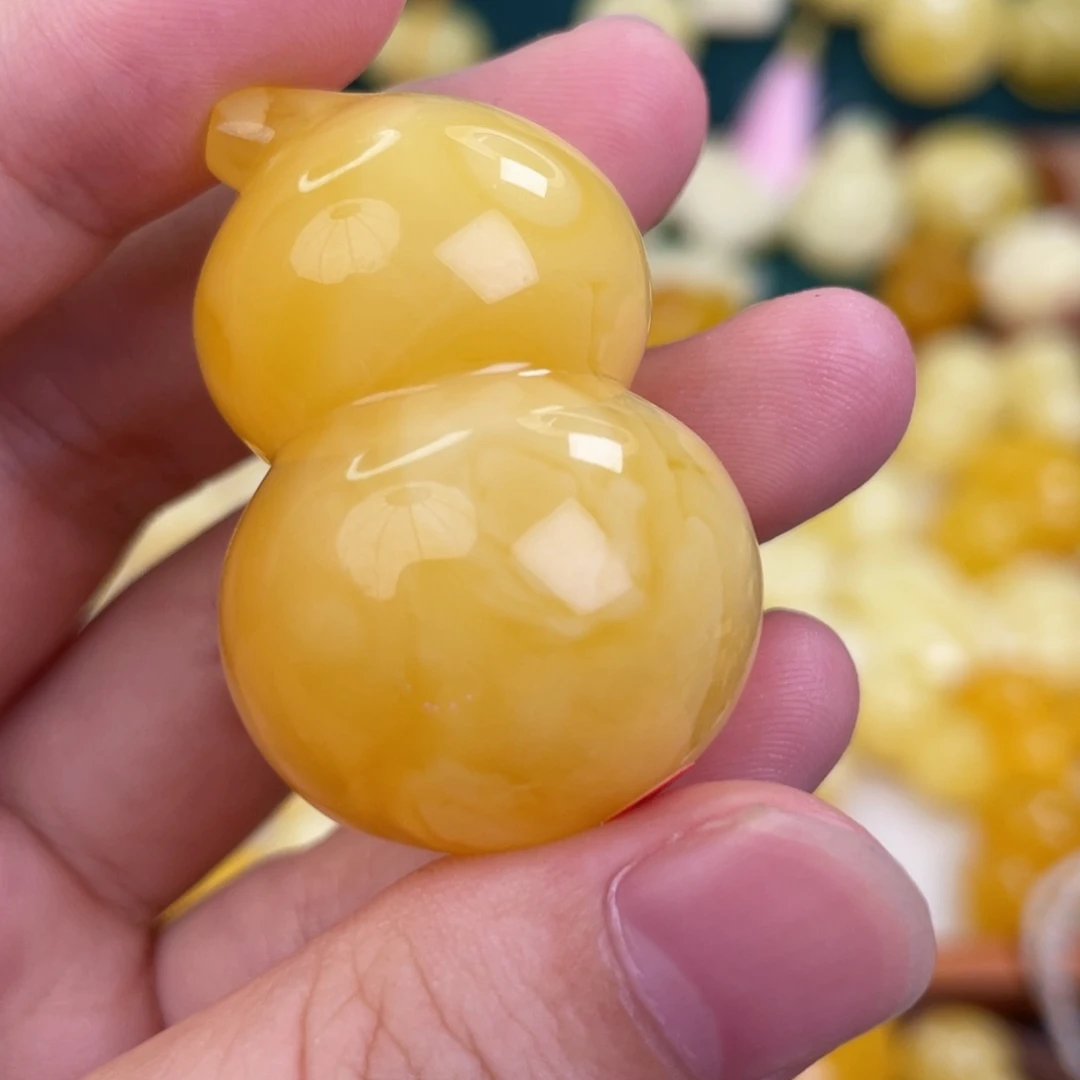 宁***静未镶嵌吊坠(赠链)蜜蜡