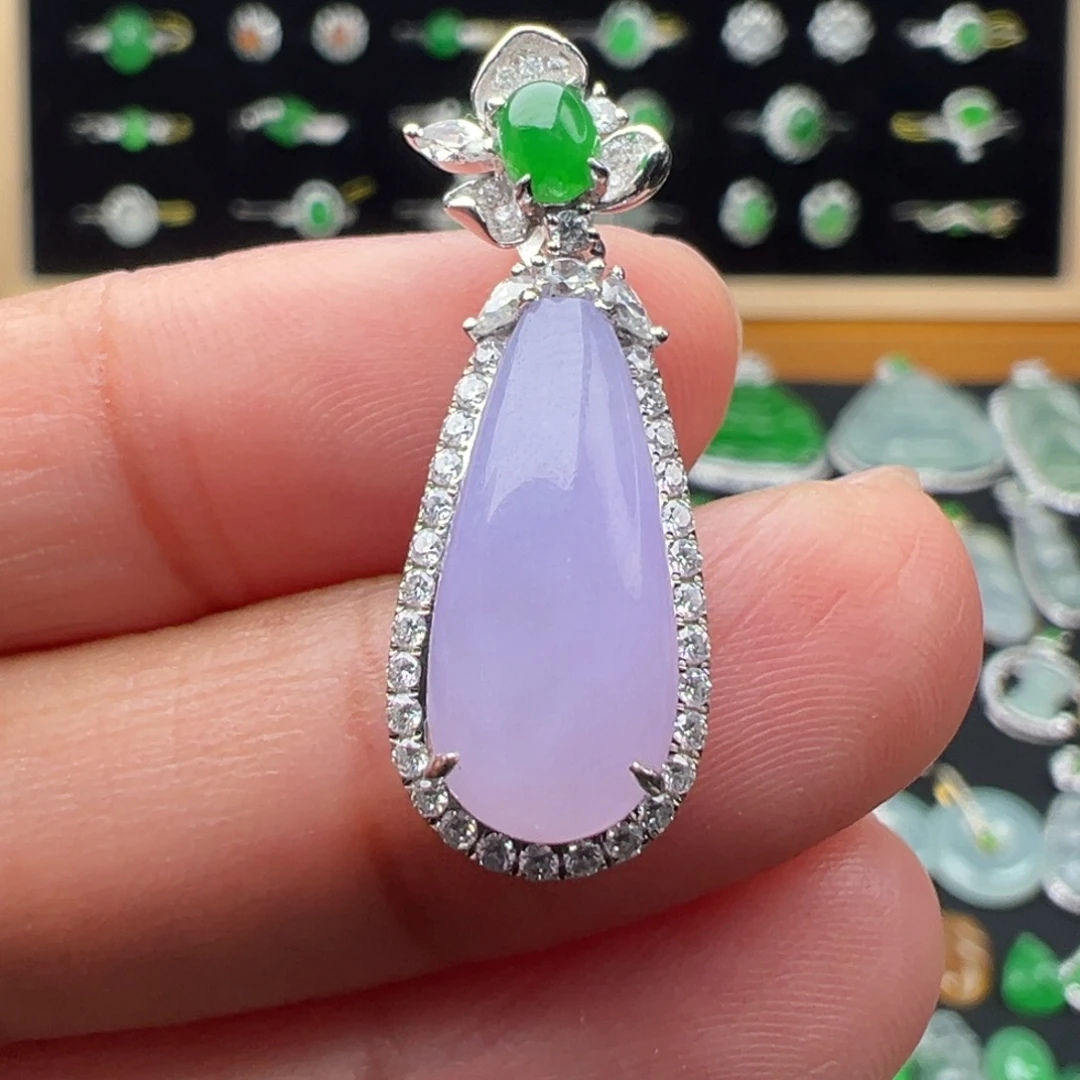 翡翠18K金镶嵌颈饰水滴