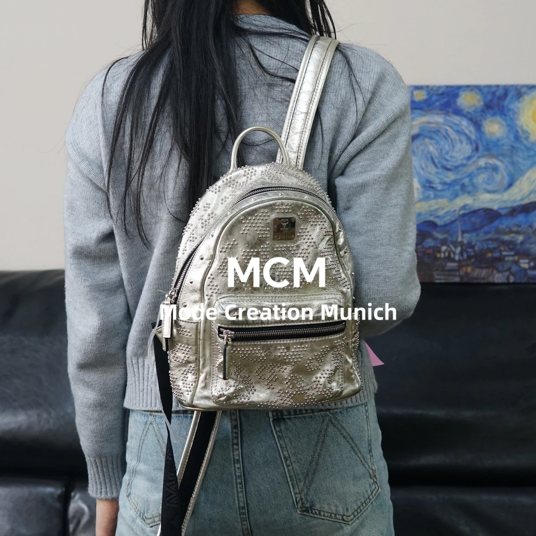 95新 MCM 银色双肩包/HD01510047/0047