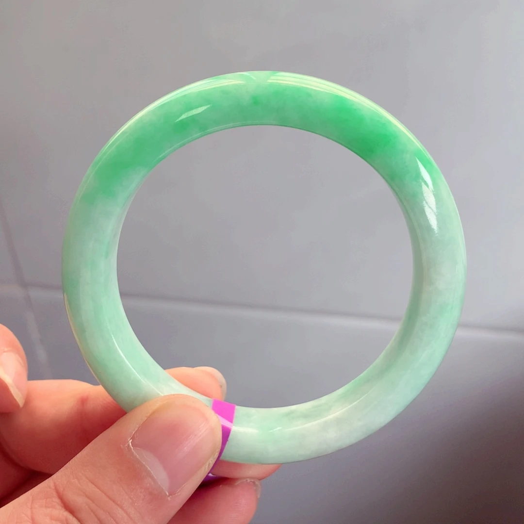 翡翠手镯未镶嵌缅甸翡翠