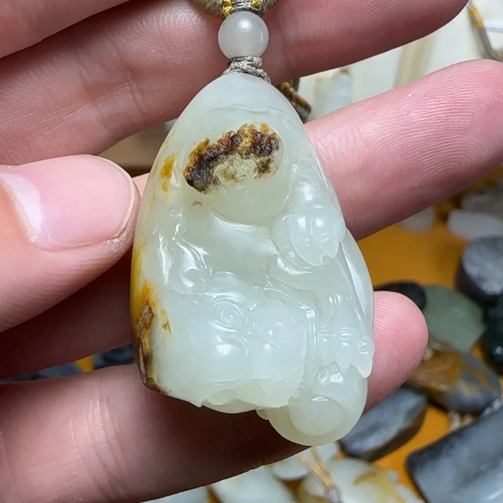 和田玉未镶嵌颈饰