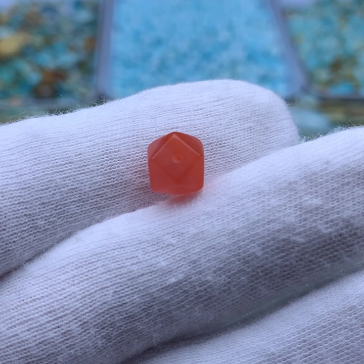 南红玛瑙未镶嵌珠宝奇石