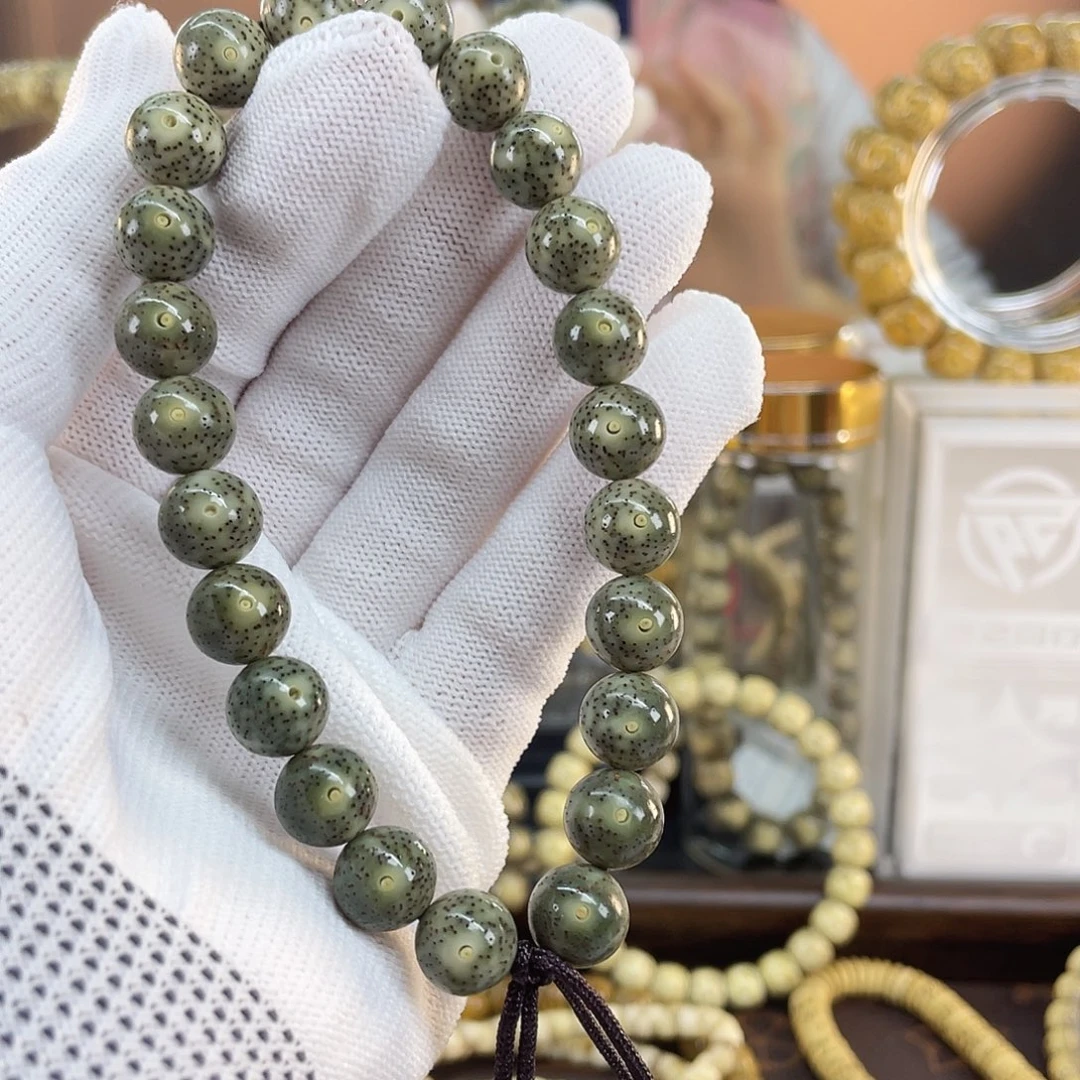 星月菩提吊坠10圆手持