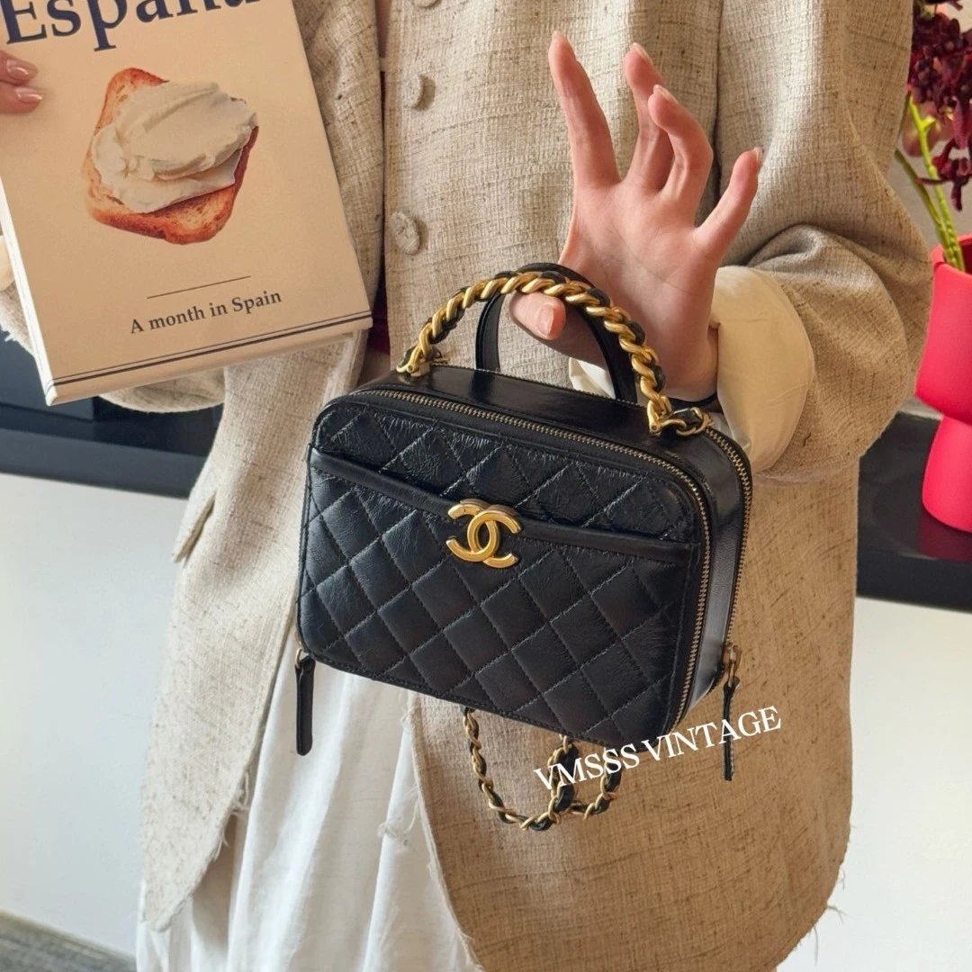 99新 Chanel/香奈儿 黑金手柄相机油蜡牛皮单肩包/82330 经典 ins