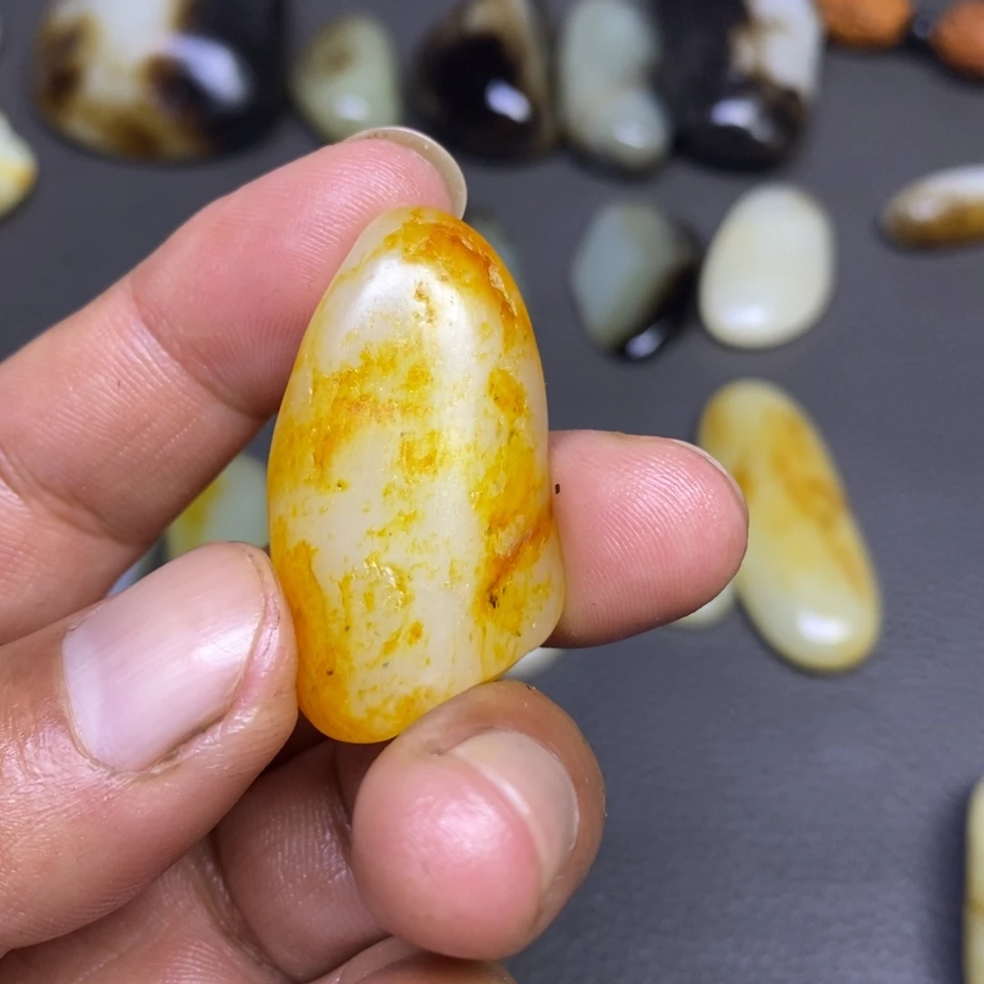 和田玉（糖玉）未镶嵌挂件