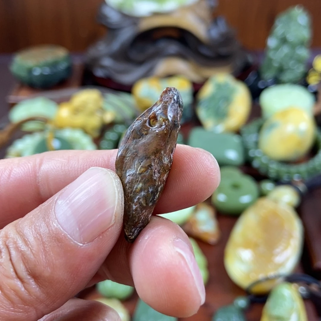 岫岩河磨玉（透闪石质玉）未镶嵌珠宝奇石简*