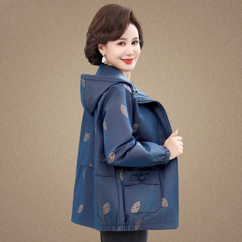 小个子妈妈秋装外套60多岁中老年人女春秋风衣老太太奶奶装薄夹克