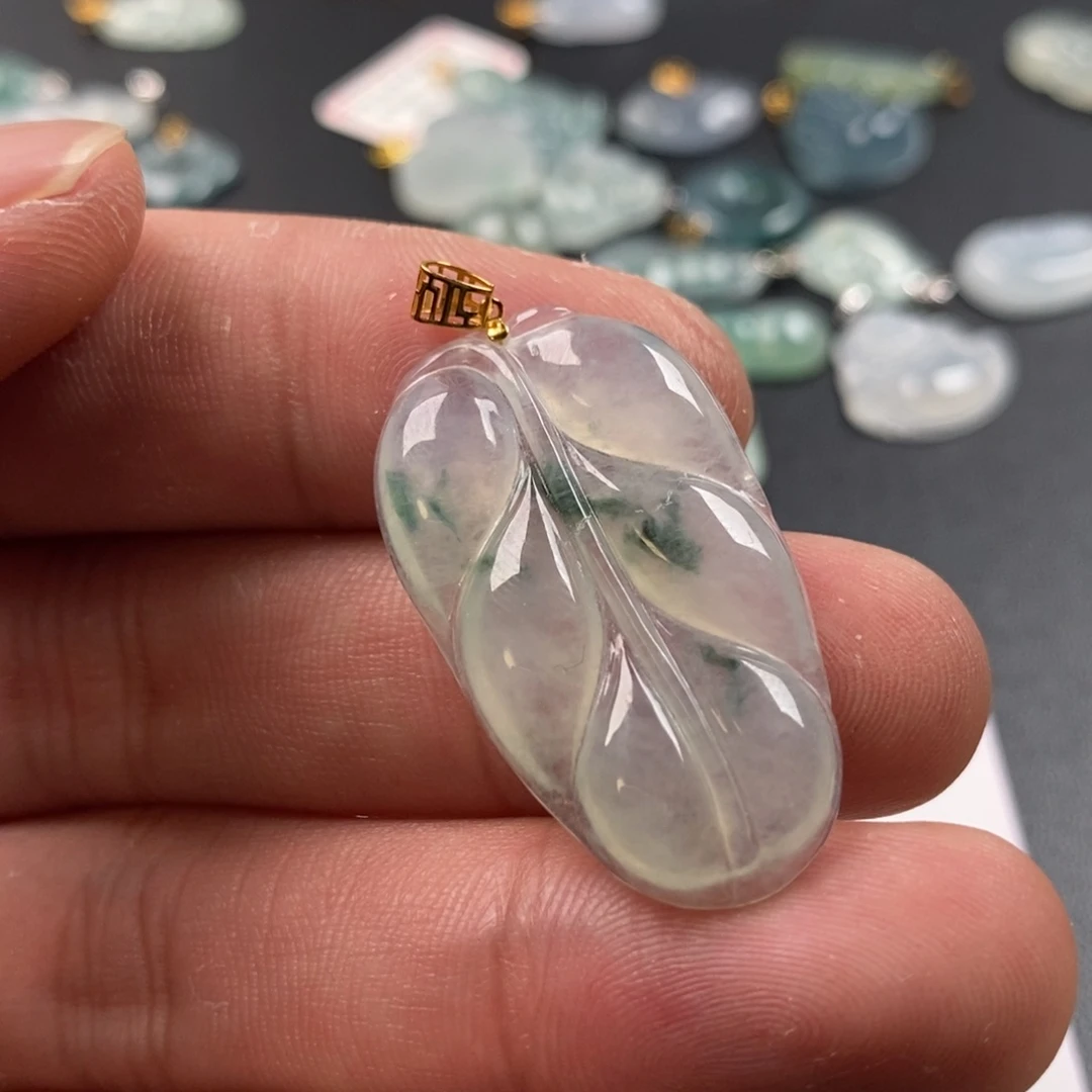 颈饰18K金镶嵌翡翠