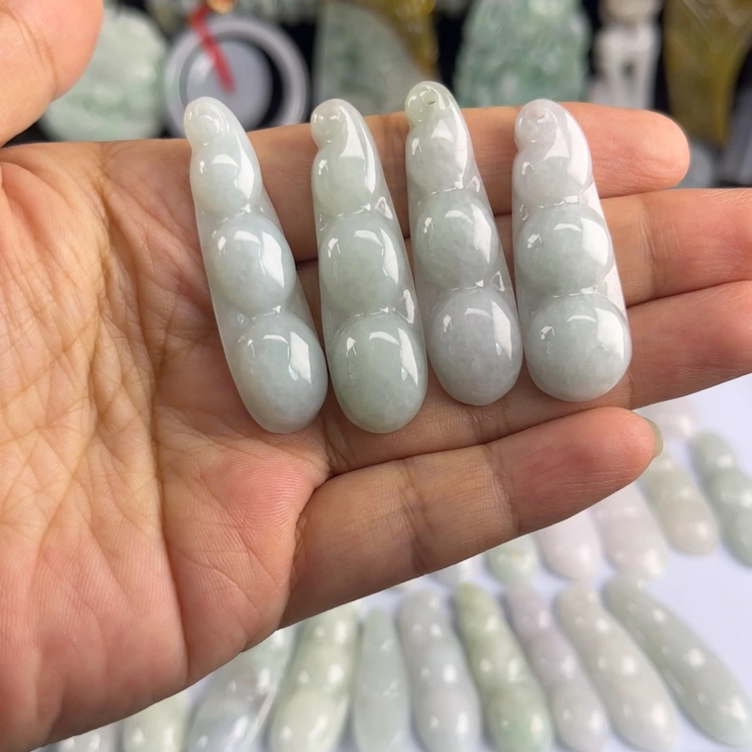 欣***E翡翠未镶嵌吊坠(不含链)
