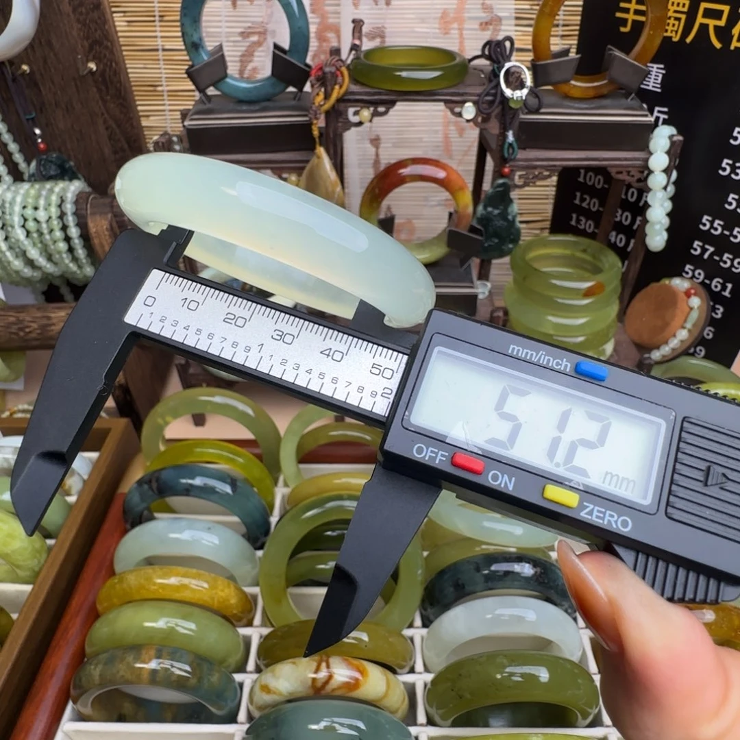 选***理蛇纹石玉未镶嵌手镯