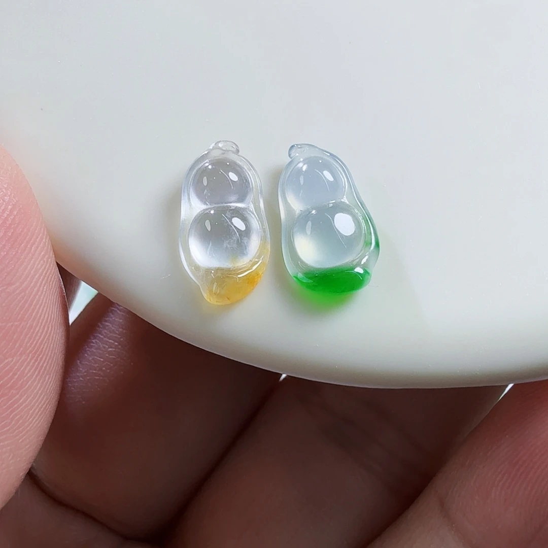 翡翠未镶嵌颈饰裸石