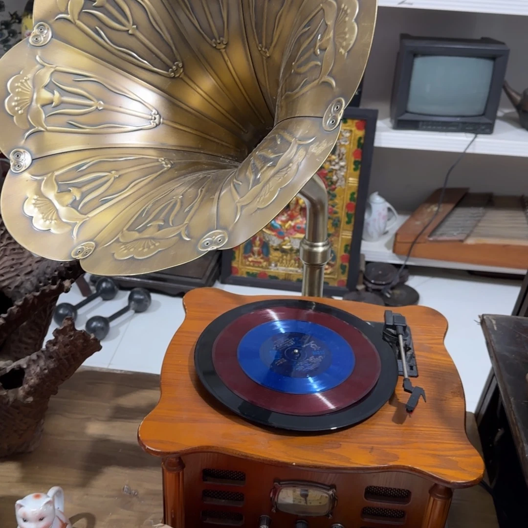 天***玛有机玻璃大喇叭唱机不包邮带20个唱片