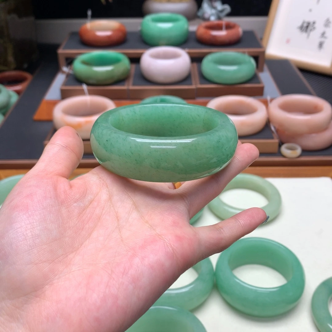 静***云石英质玉（非洲翠）未镶嵌舍