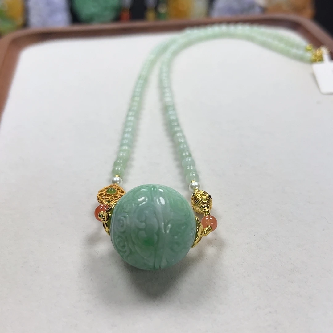翡翠未镶嵌颈饰吊坠