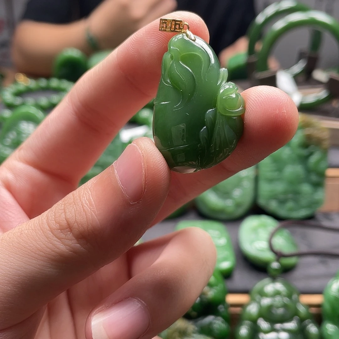 和田玉（碧玉）18K金镶嵌颈饰