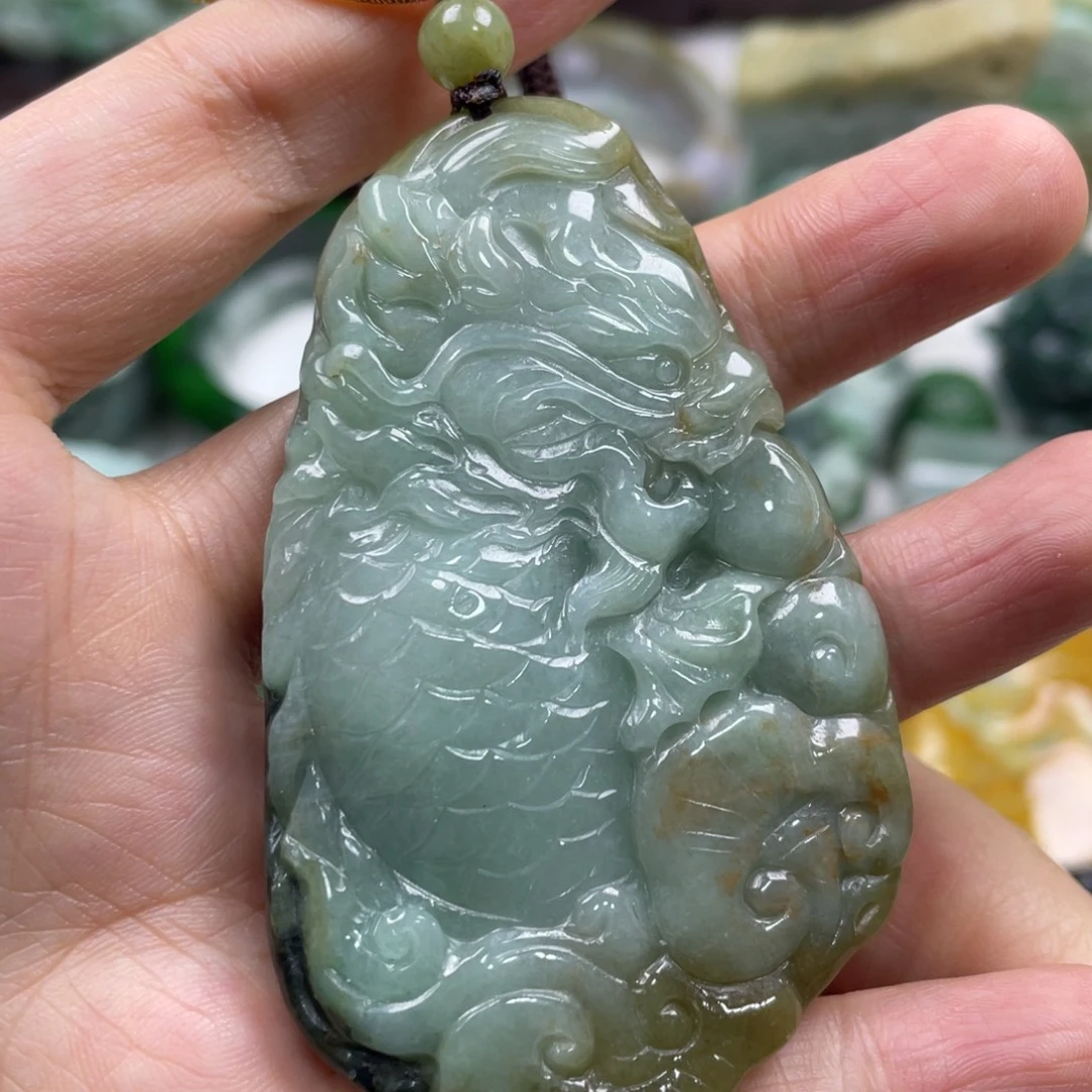 翡翠未镶嵌颈饰牌子