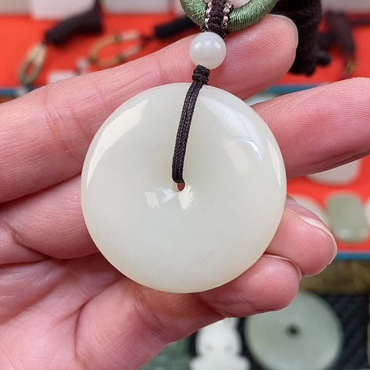 【闪购商品】颈饰未镶嵌和田玉