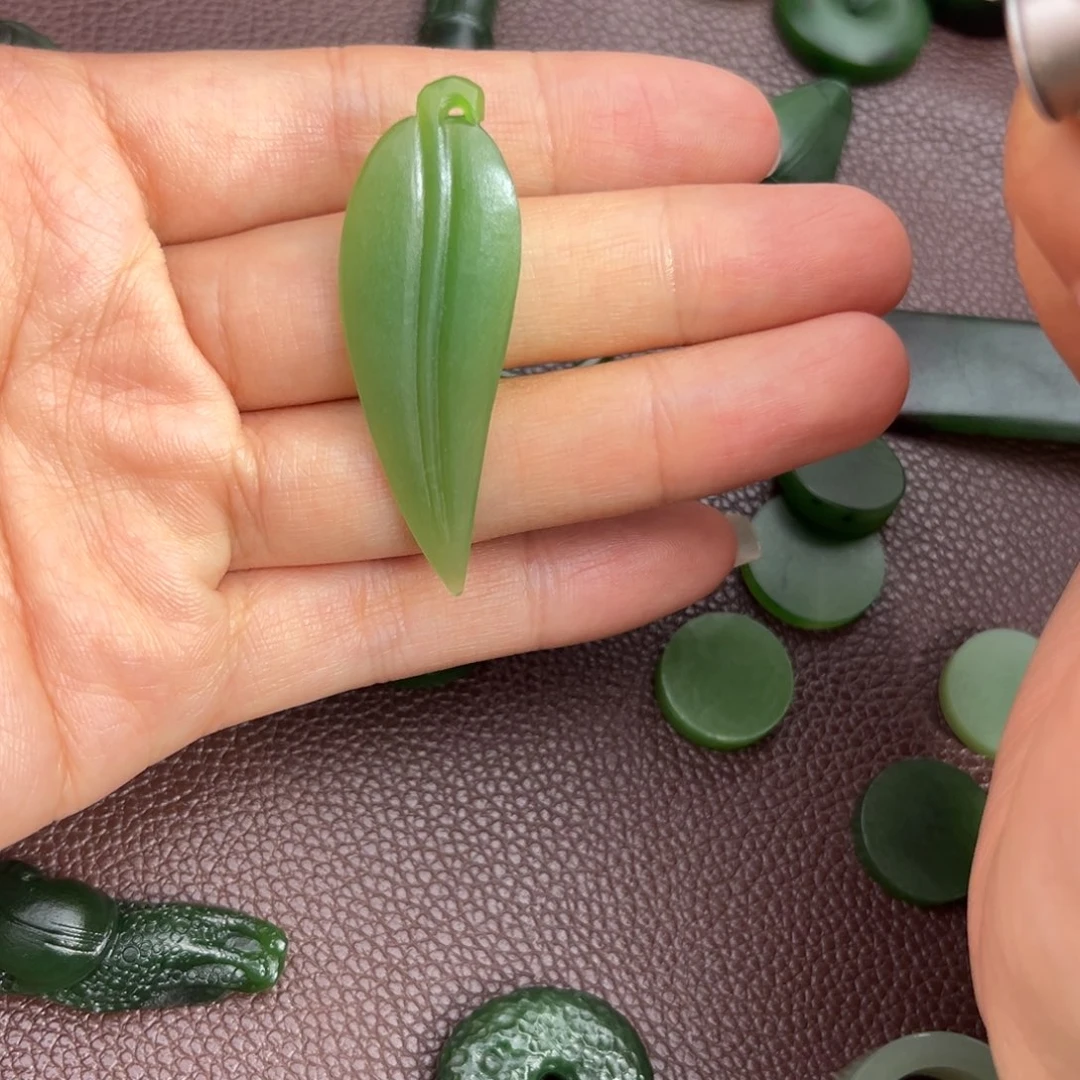 和田玉（碧玉）未镶嵌颈饰