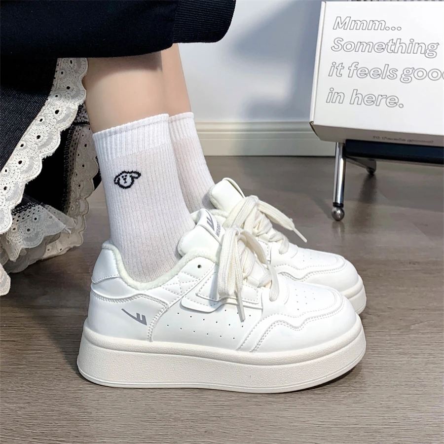 回力小白鞋女皮面加绒新款厚底简约板鞋女爆款原创设计运动休闲鞋
