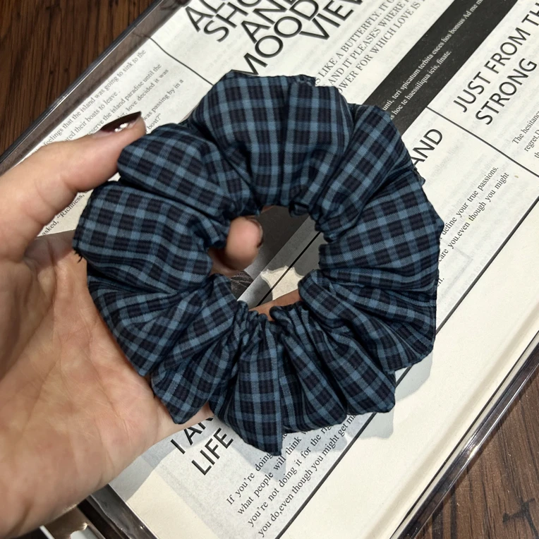 韩系深蓝色简约小格纹百褶中长发圈 百搭简约发绳发饰