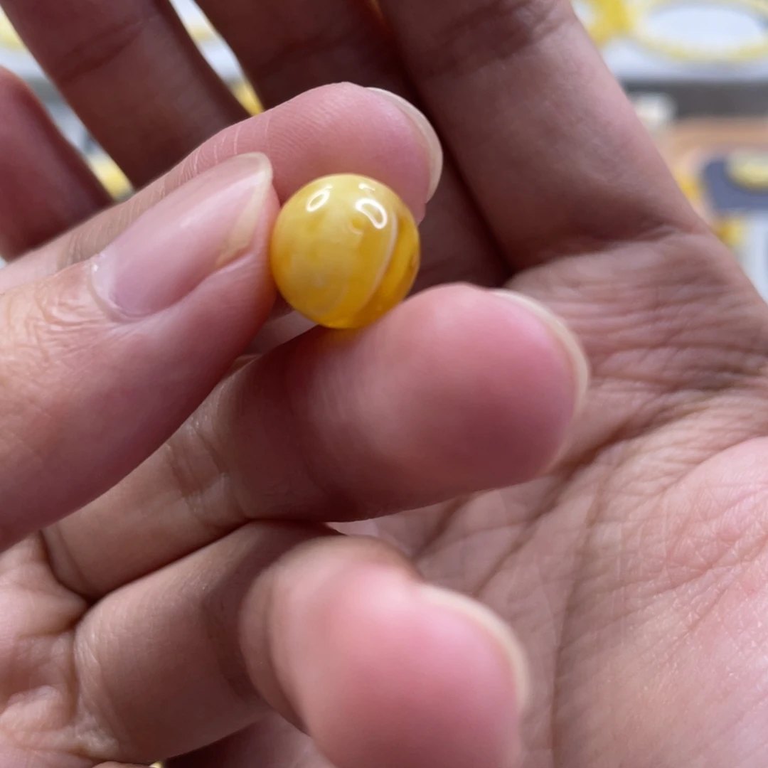 少***帅裸石琥珀未镶嵌金白