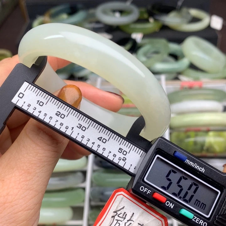 蛇纹石玉未镶嵌手镯766
