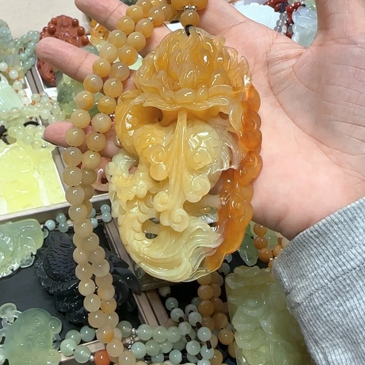 未镶嵌蛇纹石玉吊坠龙**?