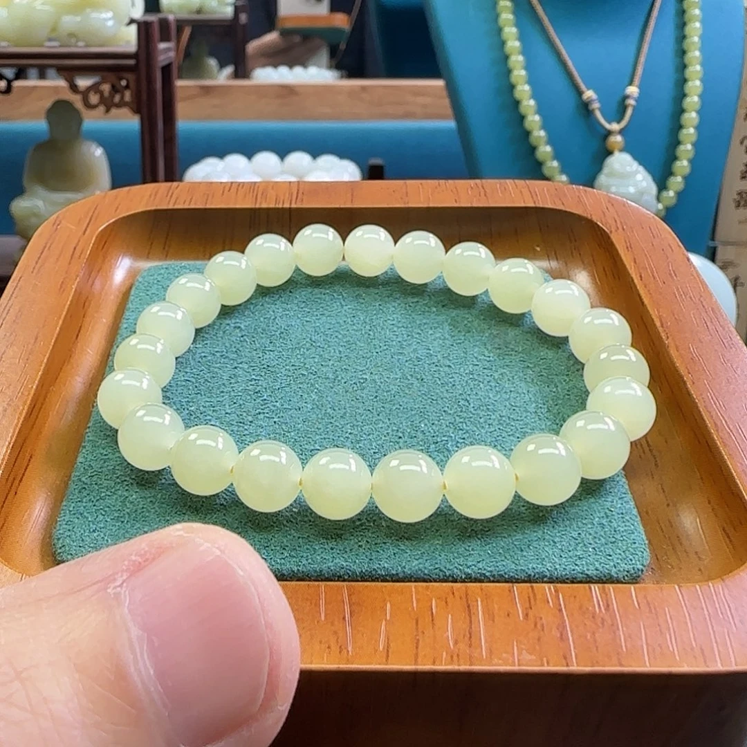 曼***华和田玉未镶嵌颈饰