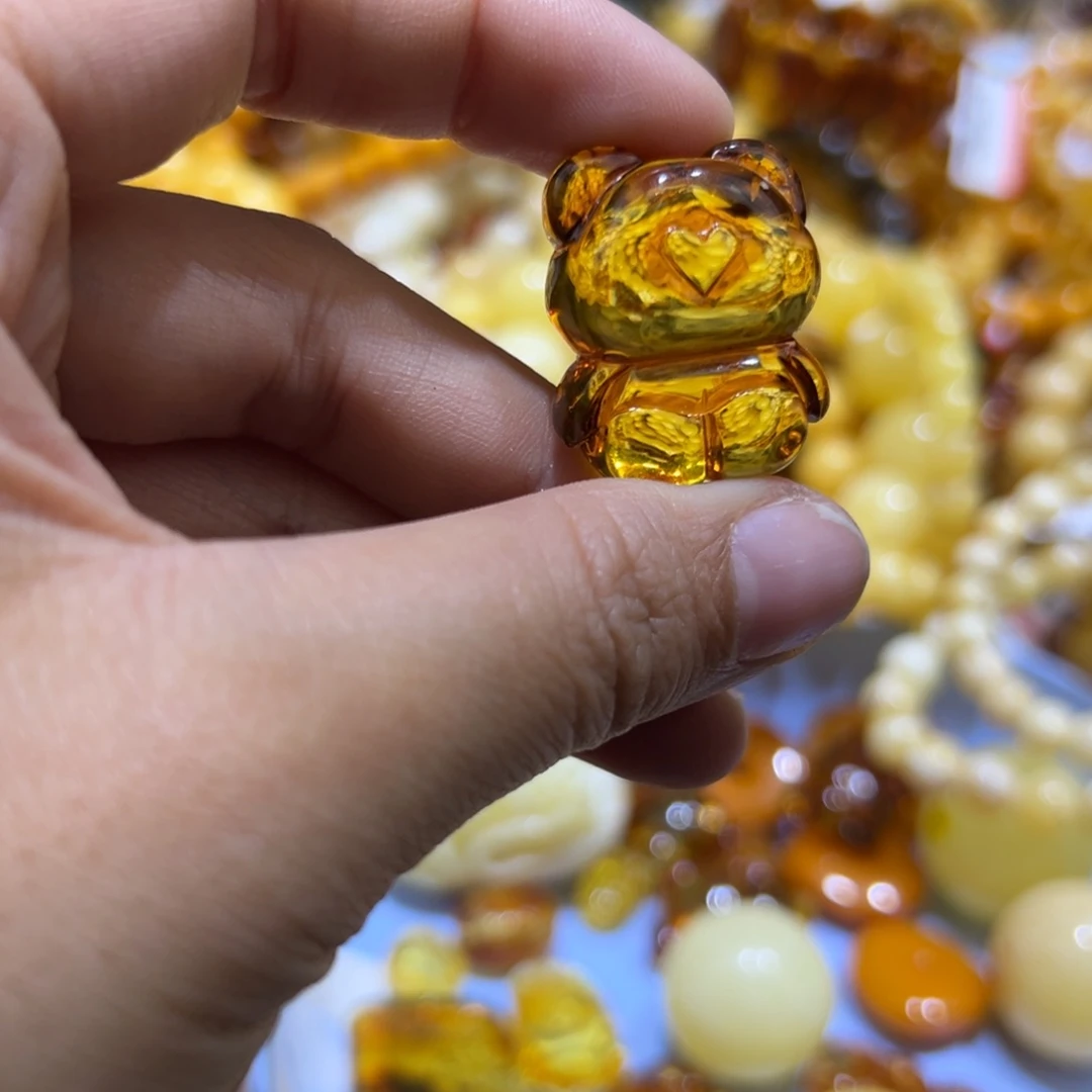 琥珀珠宝奇石未镶嵌