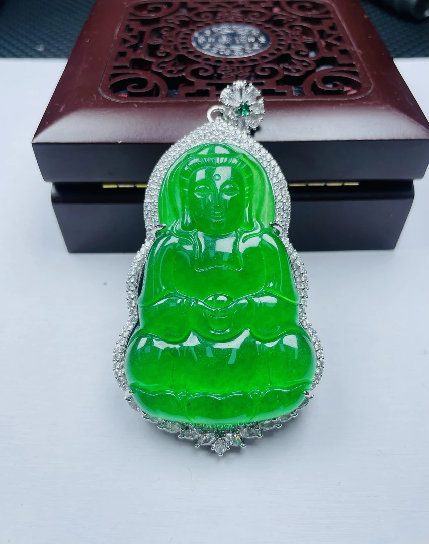 s01绿镶嵌大观音雕刻精美气质百搭时尚奇石