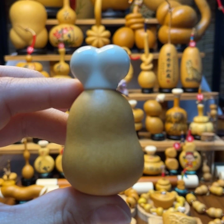 熊***?天然葫芦自然生长熊猫