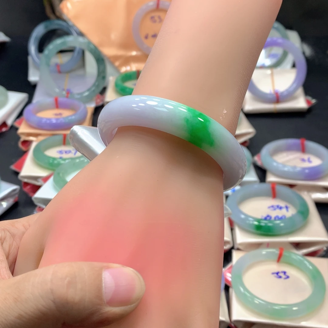 翡翠未镶嵌手镯（贵妃镯）