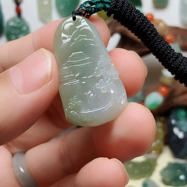 翡翠颈饰未镶嵌翡翠