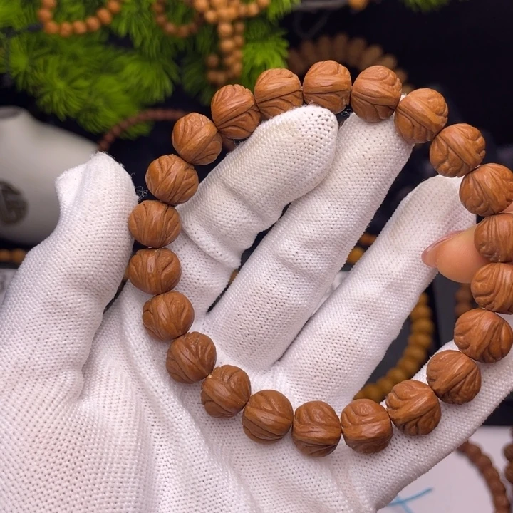 吊坠桃核野生玉龙脊