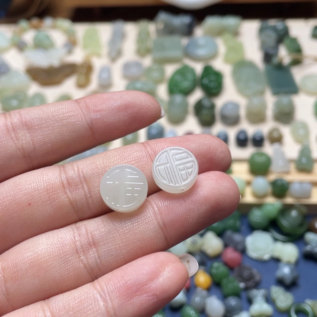 和田玉未镶嵌吊坠(不含链)一对