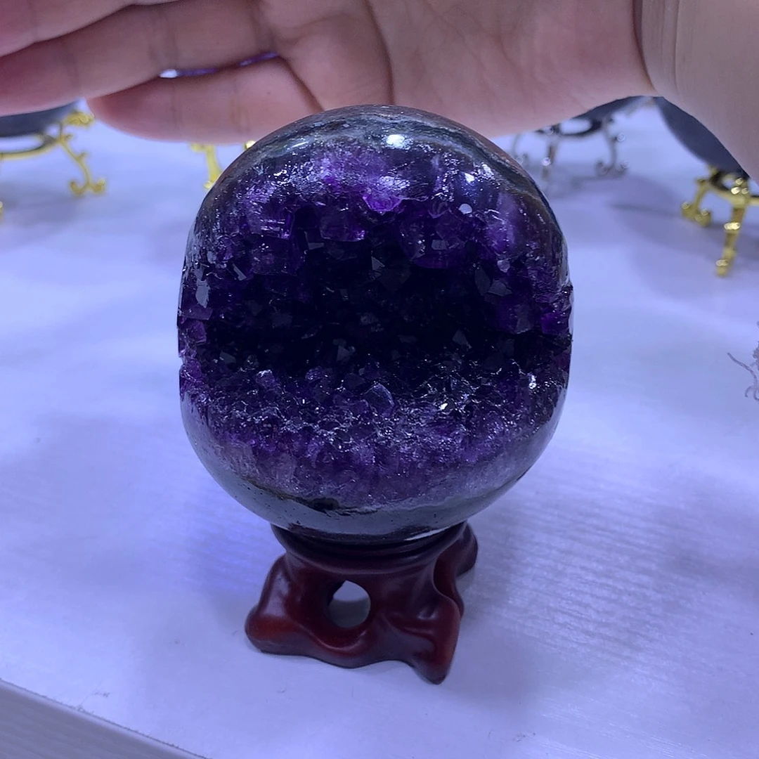 未镶嵌大型摆件（非配饰）紫晶?**儿