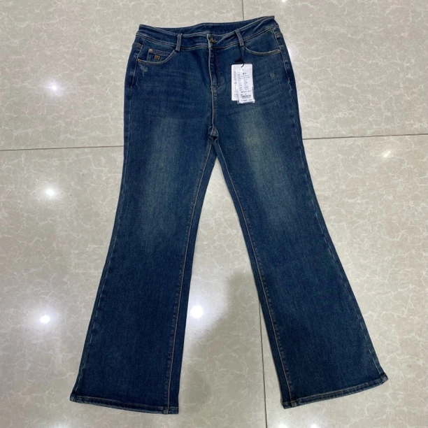 女士冬季黛钴蓝加绒高腰显瘦四面弹微喇牛仔裤通勤百搭9211