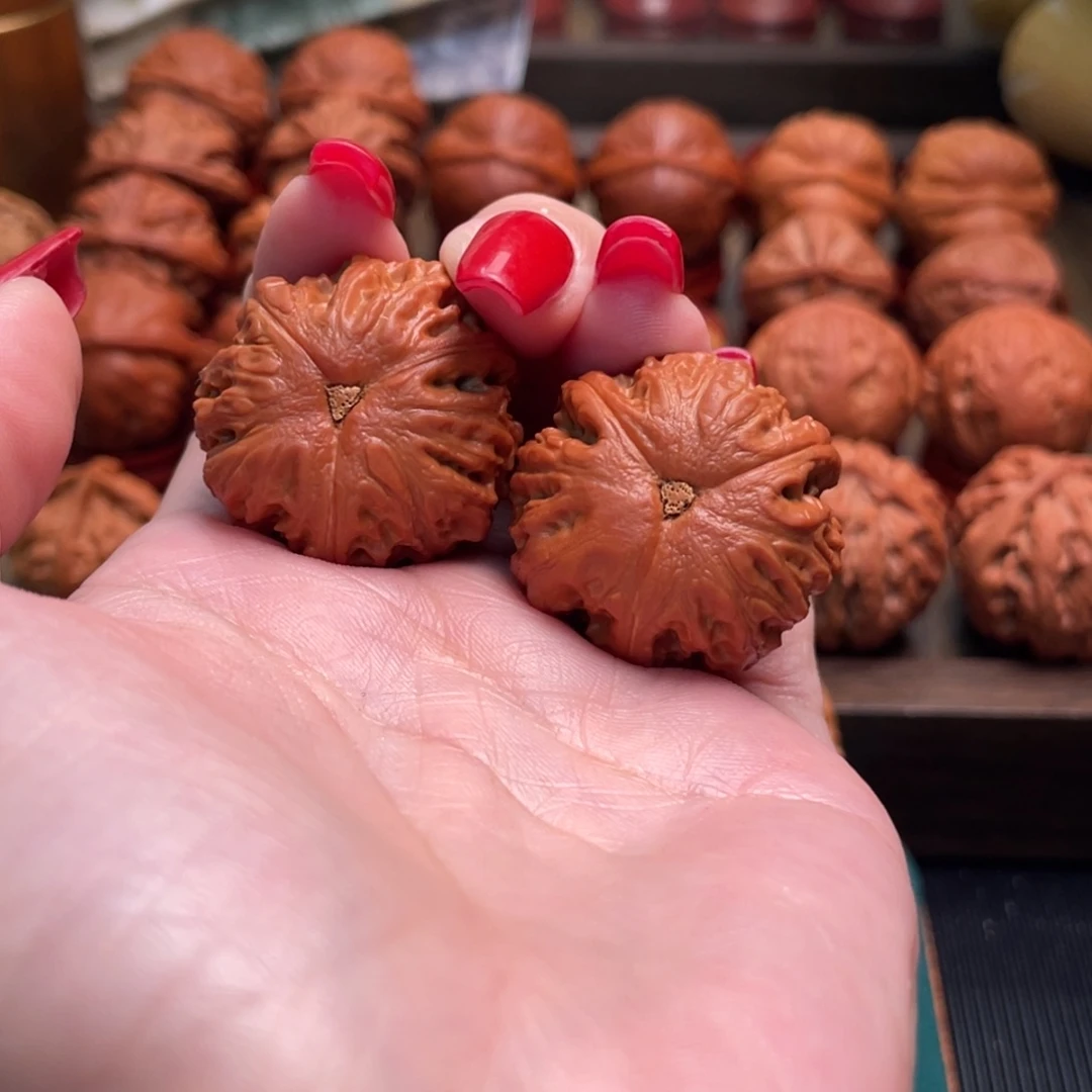 把件文玩核桃张**?霸王龙三棱