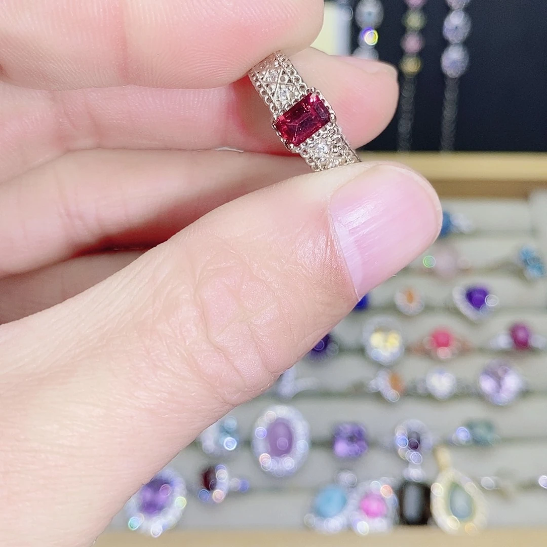 未镶嵌戒指石榴石