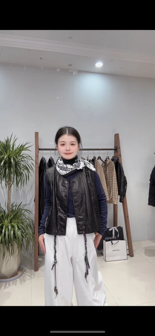 程程【0005】2025新款时尚百搭真皮女士马甲
