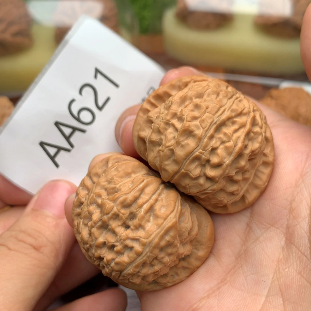 把件文玩核桃39球白