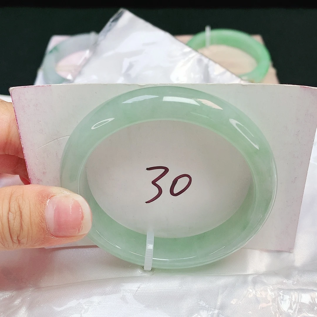 翡翠未镶嵌手镯正圈53.6