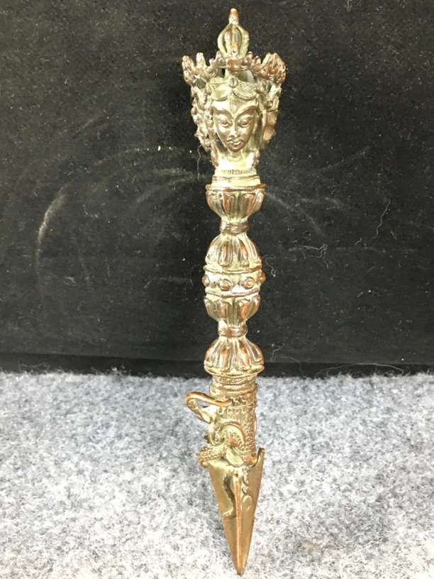 铜精制三股金刚橛摆件，尺寸高20cm，重量有偏差咨询客服。