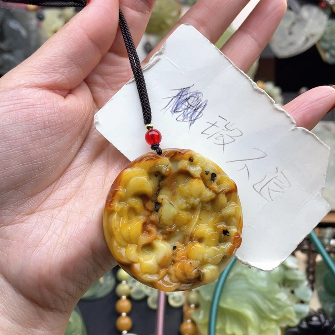 蛇纹石玉颈饰未镶嵌