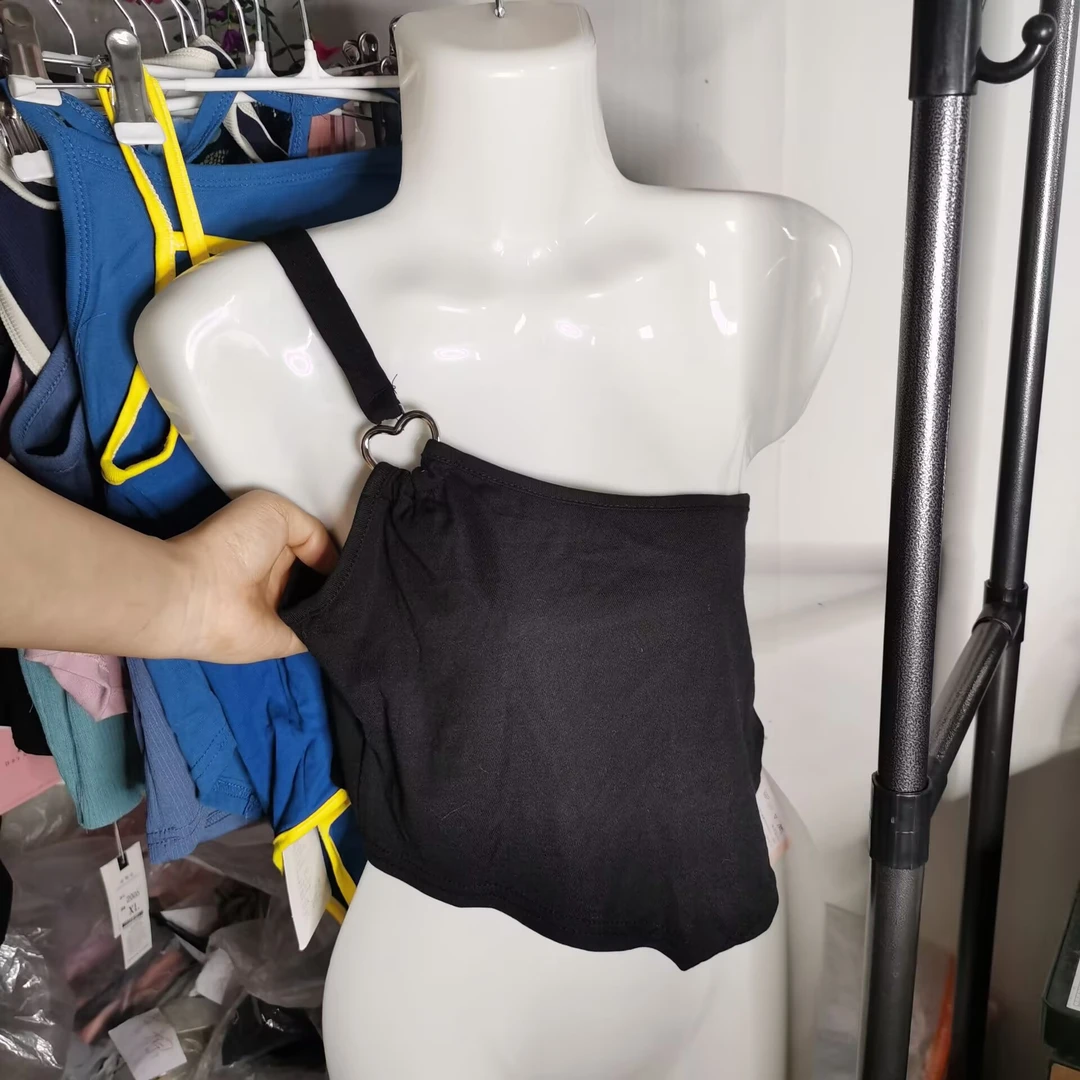 辣妹风 独特爱心环扣斜肩吊带(贴身衣物不退不换）