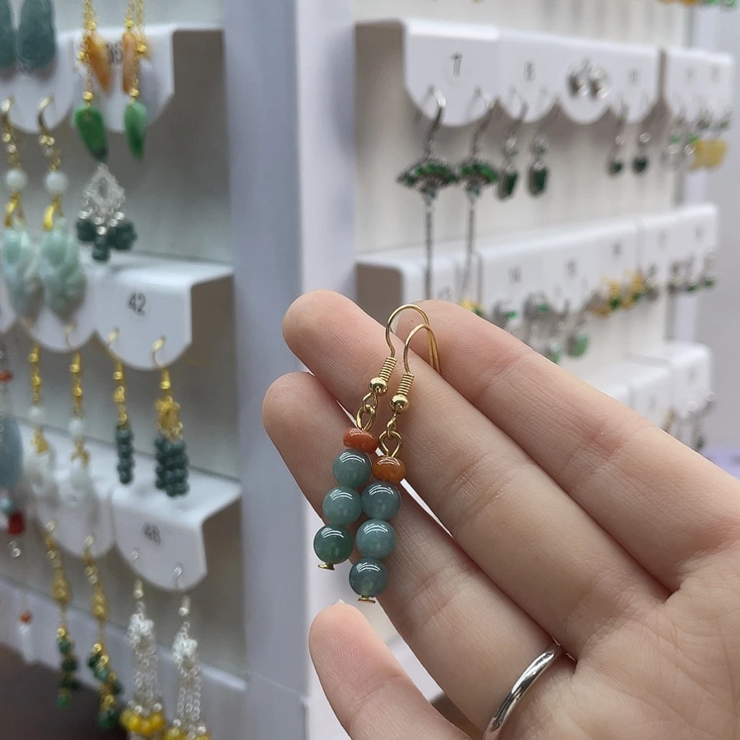 翡翠未镶嵌颈饰一物一图，以实物为准